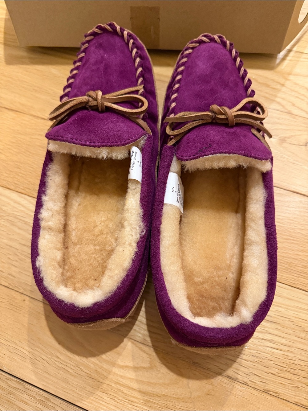 L.L. BEAN big kids Wicked Good Slippers - Picture 10 of 16